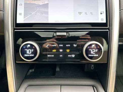 New 2026 Land Rover Discovery Limited Edition image 13