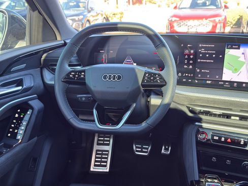 Certified 2025 Audi SQ5 Premium Plus image 24
