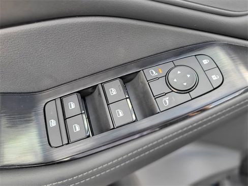 Used 2026 Nissan Rogue SV image 16