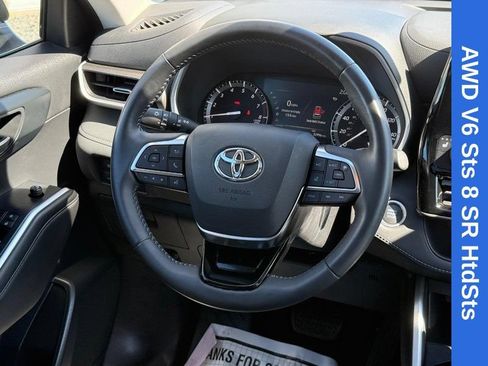 Used 2021 Toyota Highlander XLE AWD/4WD image 15