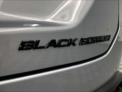 Used 2026 Honda Pilot Black Edition image 9