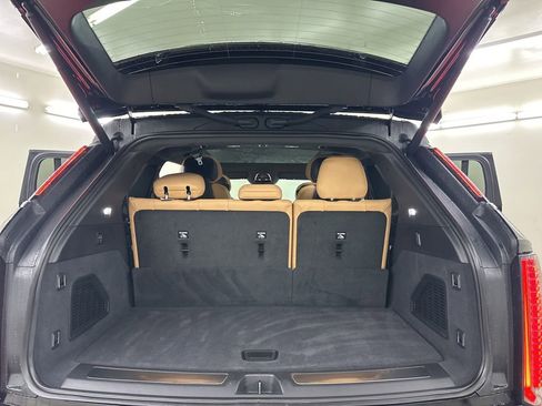 Used 2025 Cadillac Escalade IQ Luxury 2 image 24