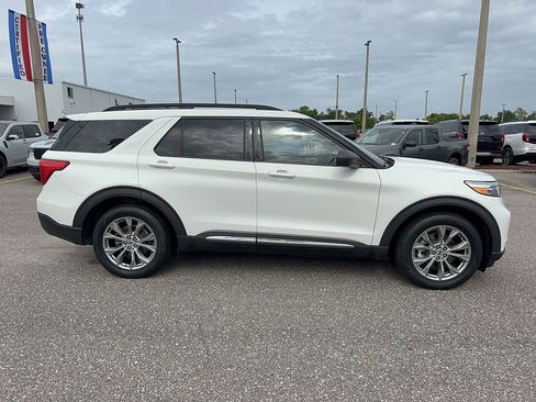 Certified 2023 Ford Explorer XLT w/ Equipment Group 202A RWD image 5