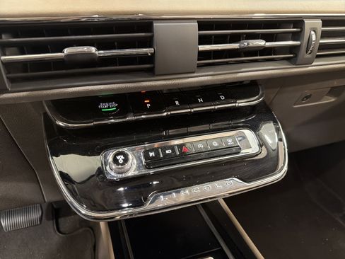 Used 2023 Lincoln Corsair FWD image 18