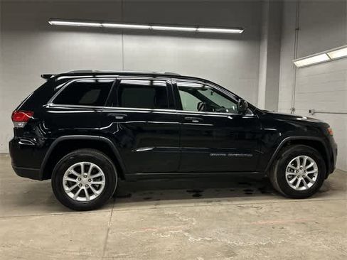 Used 2021 Jeep Grand Cherokee Laredo X image 3