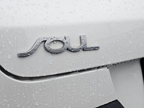 Used 2022 Kia Soul LX w/ Technology Package image 14