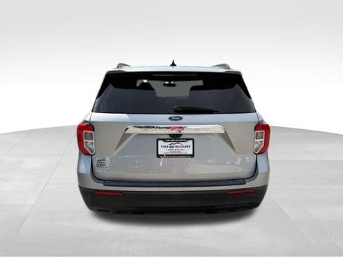 Used 2021 Ford Explorer XLT RWD image 10