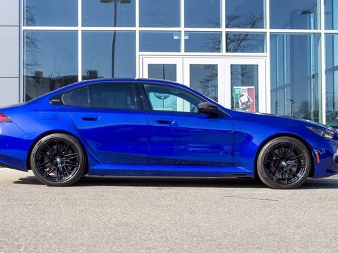 Used 2025 BMW M5 w/ Carbon Package image 4