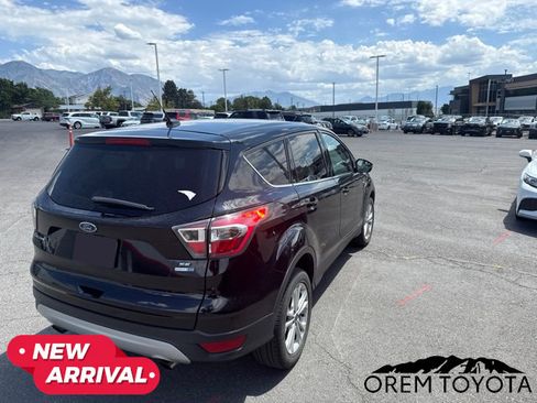 Used 2017 Ford Escape SE w/ SE Cold Weather Package AWD/4WD image 9