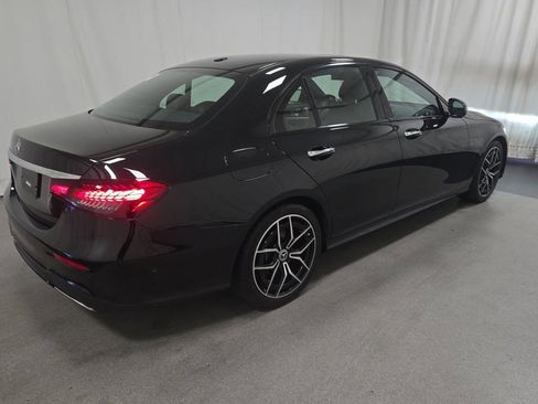 Used 2022 Mercedes-Benz E 350 Sedan w/ AMG Line Exterior image 2