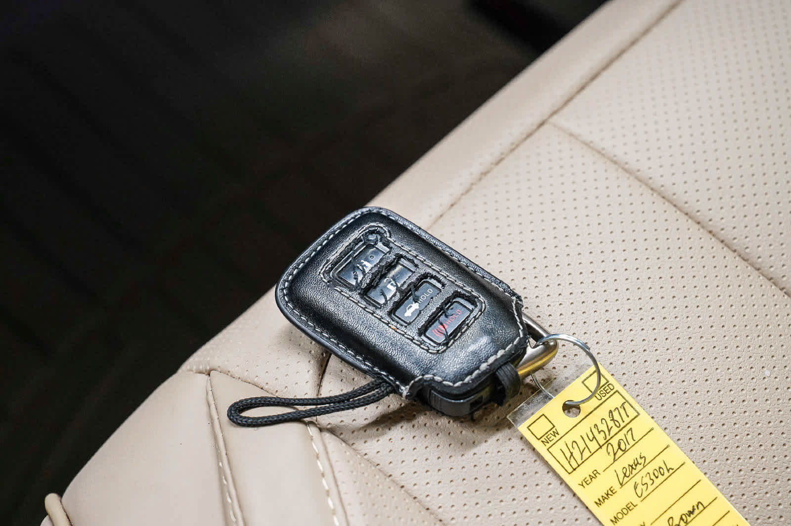 Used 2017 Lexus ES 300h w/ Navigation System Package FWD image 27