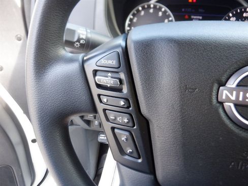 Used 2024 Nissan Frontier S RWD image 16