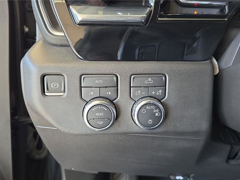 Used 2022 GMC Sierra 1500 SLE AWD/4WD image 25