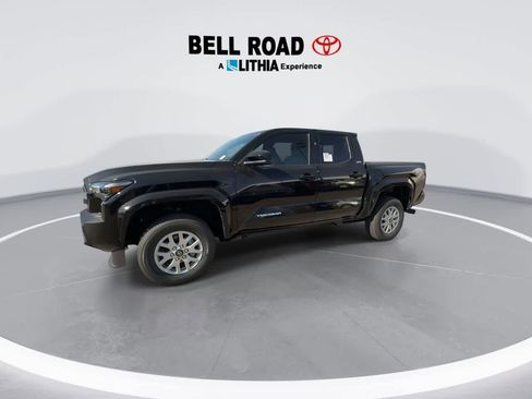 Used 2025 Toyota Tacoma SR5 AWD/4WD image 4