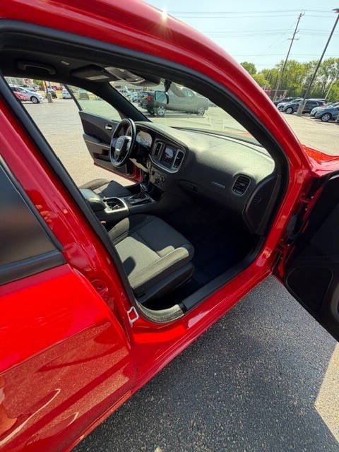 Used 2022 Dodge Charger SXT RWD image 16