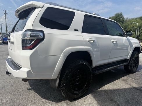 Used 2016 Toyota 4Runner SR5 AWD/4WD image 6