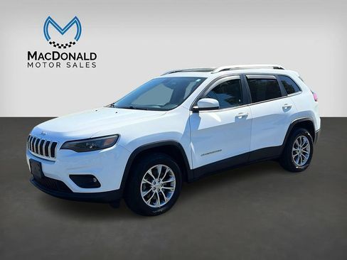 Used 2019 Jeep Cherokee Latitude Plus w/ Comfort/Convenience Group AWD/4WD image 1
