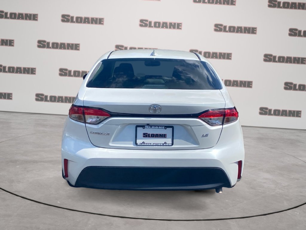 Used 2025 Toyota Corolla LE FWD image 4