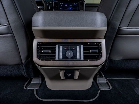 Used 2026 Ford F450 Platinum AWD/4WD image 34