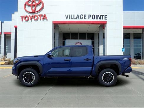 New 2025 Toyota Tacoma TRD Off-Road image 9