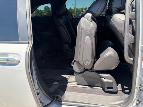 Used 2025 Toyota Sienna XSE AWD/4WD image 20