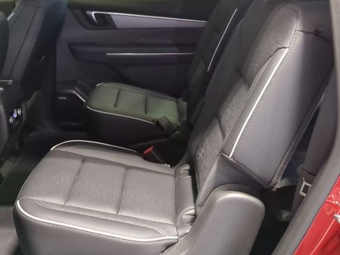 Used 2025 Buick Enclave Sport Touring w/ Power Package FWD image 19