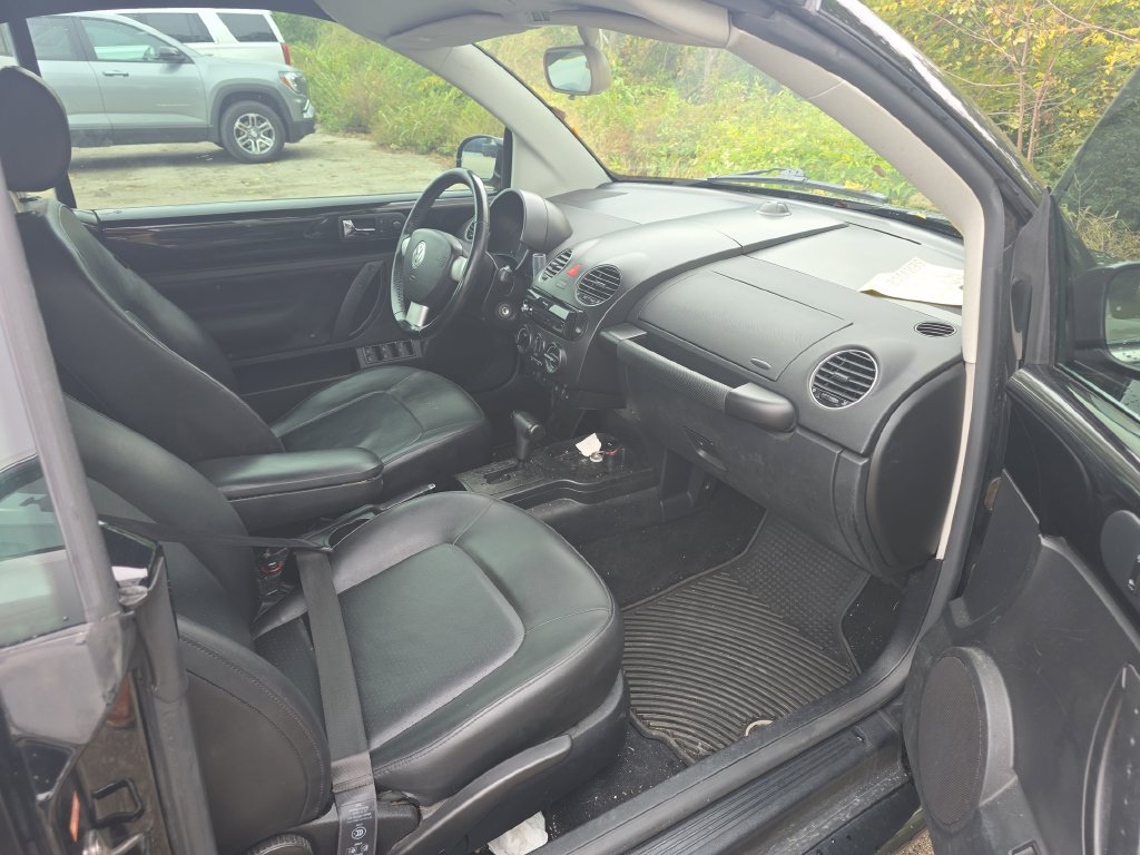 Used 2008 Volkswagen Beetle SE FWD image 7