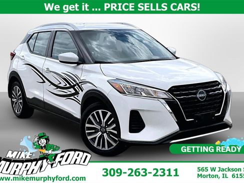Used 2023 Nissan Kicks SV FWD image 1