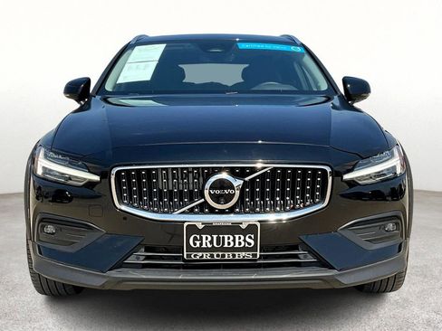 Certified 2024 Volvo V60 B5 Cross Country Plus image 6
