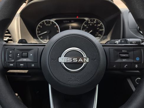 Certified 2023 Nissan Rogue SV FWD image 23