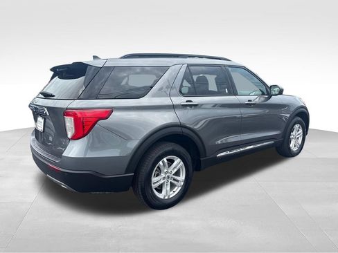Used 2024 Ford Explorer XLT w/ Equipment Group 202A AWD/4WD image 5