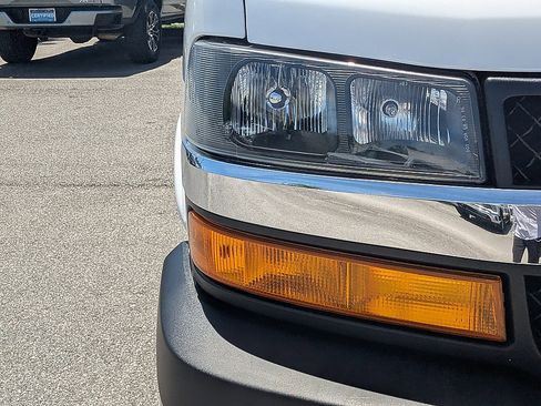 Certified 2024 Chevrolet Express 3500 LT w/ LT Preferred Equipment Group RWD image 12