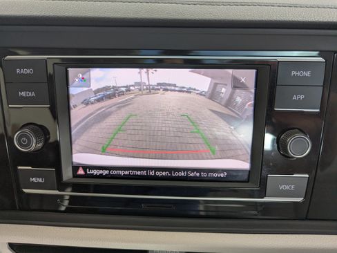 Used 2024 Volkswagen Jetta SE w/ Panoramic Sunroof Package FWD image 28