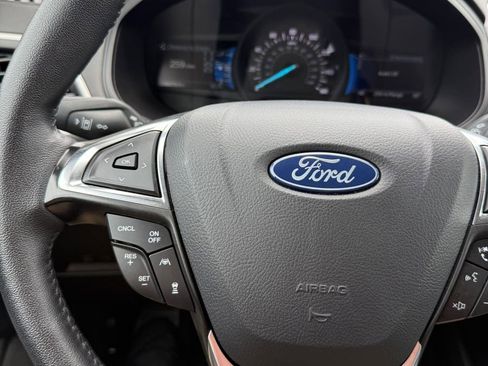 Used 2024 Ford Edge SEL image 16