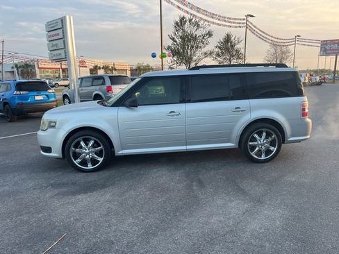 Used 2019 Ford Flex SE image 36