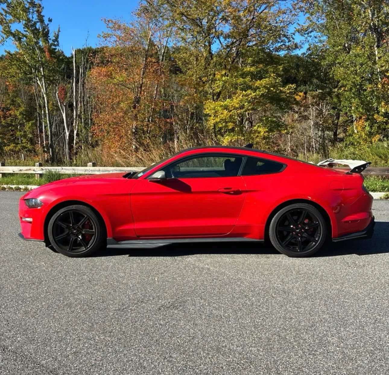 Used 2020 Ford Mustang GT w/ Black Accent Package RWD image 2