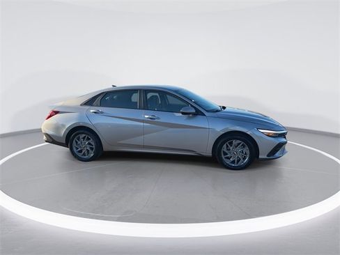 New 2026 Hyundai Elantra Blue image 9