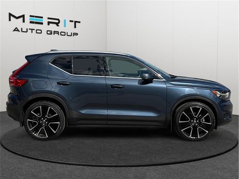Used 2020 Volvo XC40 T5 Inscription w/ Protection Package image 10