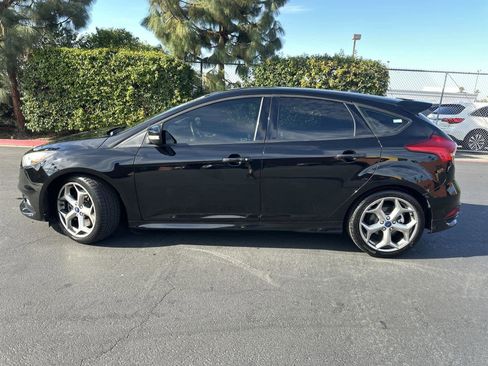 Used 2016 Ford Focus ST image 3