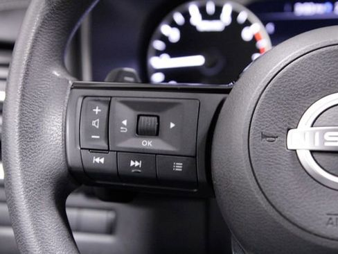 Used 2023 Nissan Rogue SV image 24