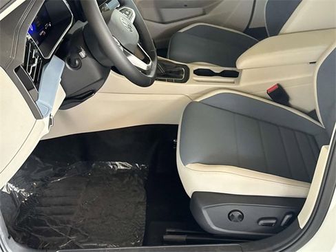 New 2025 Volkswagen Jetta SE image 24