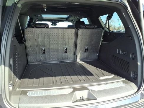 New 2026 Chevrolet Suburban High Country w/ Sun And Tow Package AWD/4WD image 4