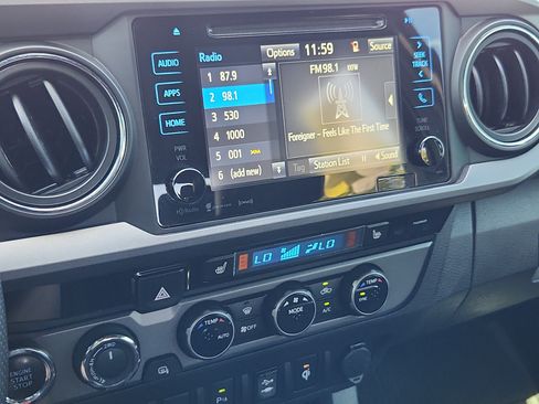 Used 2017 Toyota Tacoma TRD Pro AWD/4WD image 22