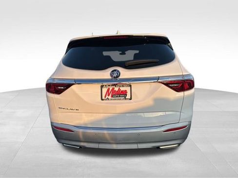 Used 2023 Buick Enclave Essence image 7