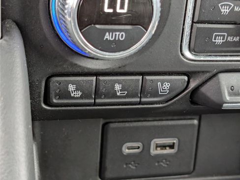 Used 2024 GMC Yukon XL SLT image 29