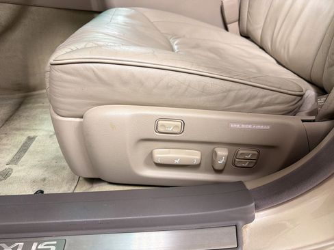 Used 2002 Lexus LS 430 RWD image 13