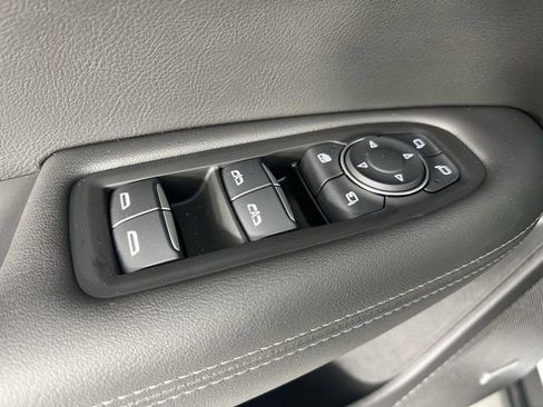 Used 2025 Cadillac XT6 Premium Luxury w/ Technology Package image 24