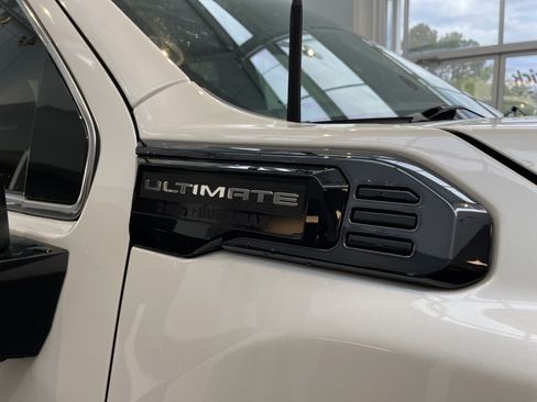 Used 2024 GMC Sierra 2500 Denali Ultimate AWD/4WD image 43