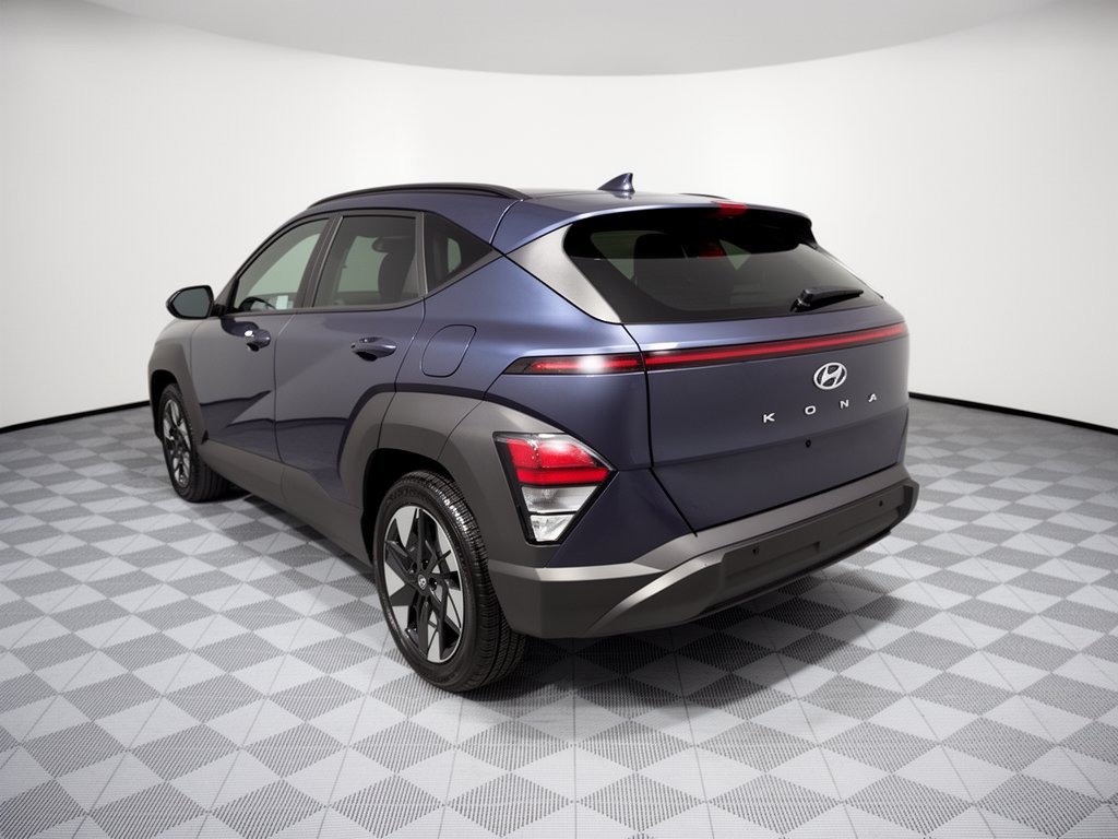 Used 2025 Hyundai Kona SEL FWD image 3