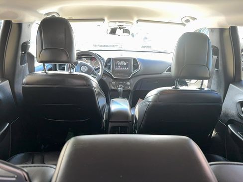 Used 2020 Jeep Cherokee Latitude Plus image 12